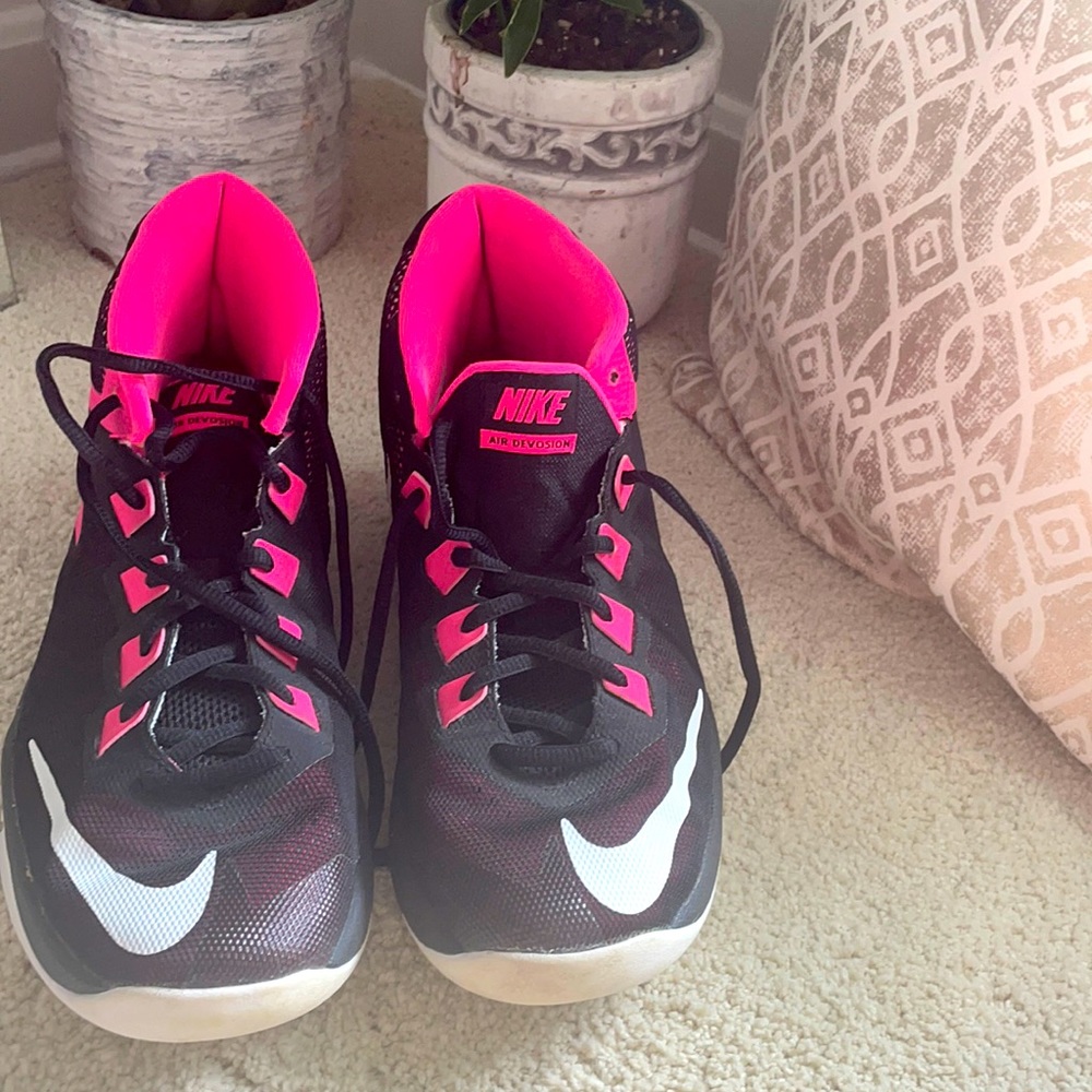nike basketball shoes
